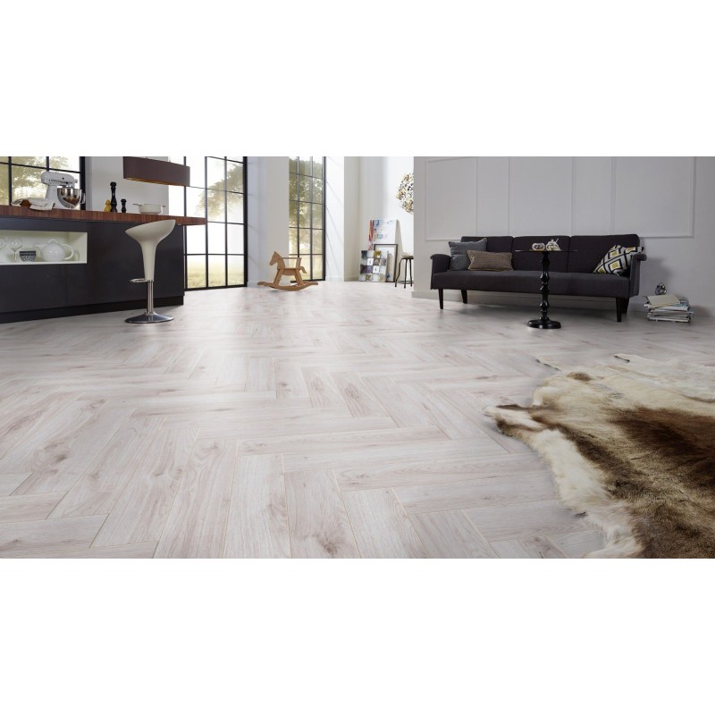 HERRINGBONE BORDEAUX OAK D3516 133 MM AC4 SWISS KRONO