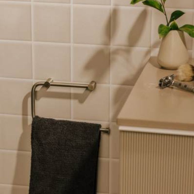 Toallero aro redondo inox brillo Logic - Ferrolan