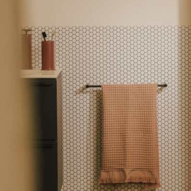 Toallero recto pared negro mate Logic - Ferrolan