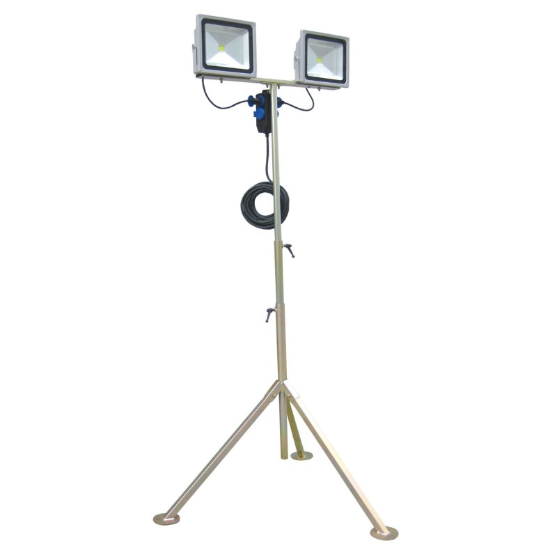 Torre De Iluminación Led 2X50 W 2,7 M en alquiler en Barcelona