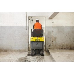 Miniexcavadora 1 Tn Con Cazo 25 Cm en alquiler en Barcelona
