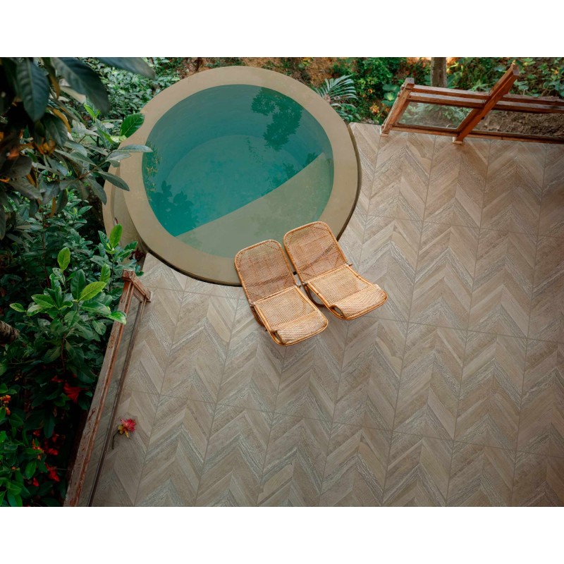 CHEVRON OAK STAMP ANTIDESLIZANTE 20MM 50X100 RECTIFICADO