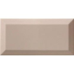 Revestimiento cerámico biselado Bisel de Ribesalbes en color Limestone, acabado brillo, formato 10x20 cm
