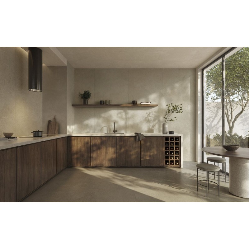 Cocina con azulejos efecto piedra en tonos cálidos, colección Lemans de Peronda