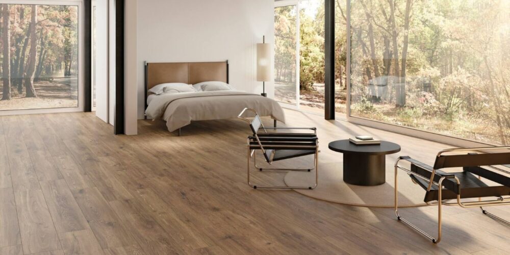 Cómo colocar suelo porcelánico imitación madera: Guía Completa 2026