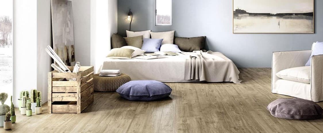 Ambientes acogedores con Treverkway de Marazzi, porcelánico imitación madera de gran realismo