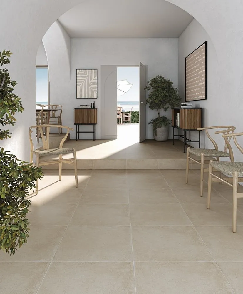 Ambiente con azulejos efecto barro en tonos cálidos, colección Zero de Geotiles
