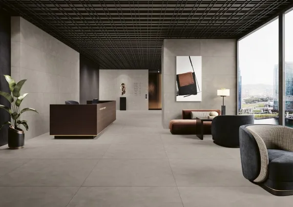 Ambiente con azulejos efecto cemento en tonos neutros, colección Metropolis de Margres
