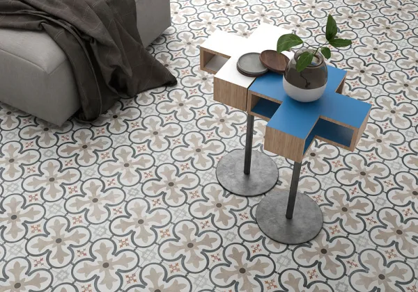 Ambiente con azulejos efecto hidráulico en tonos neutros, colección Boulevard de Geotiles
