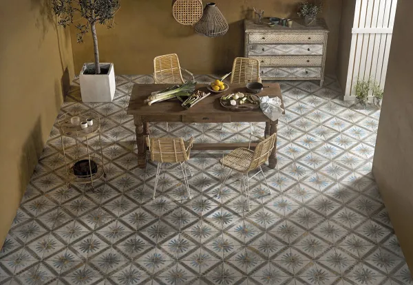 Ambiente con azulejos efecto hidráulico en tonos cálidos, colección Fs marrakech de Peronda