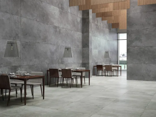 Ambiente con azulejos efecto hidráulico en tonos neutros, colección Tempo de Grespania
