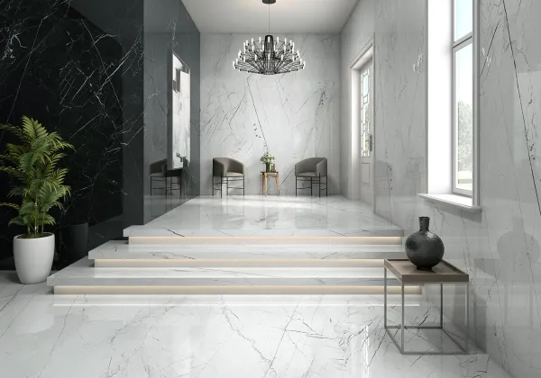 Ambiente con azulejos efecto mármol en tonos neutros, colección Negro marquina de Arklam