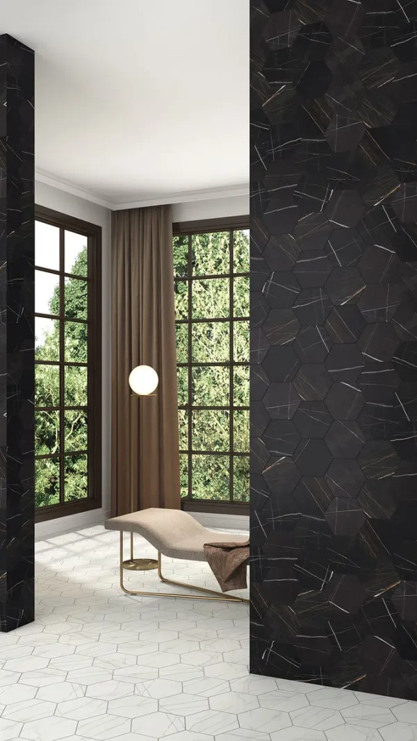 Ambiente con azulejos efecto mármol en tonos neutros, colección Rock star de Cevica