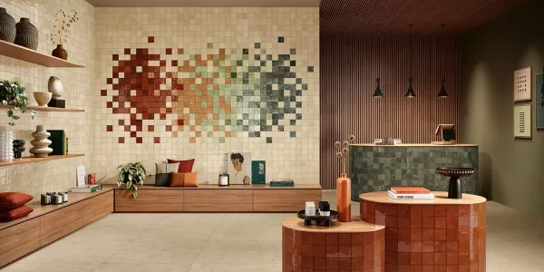 Ambiente con azulejos efecto monocolor en tonos cálidos, colección Kech de Gresart