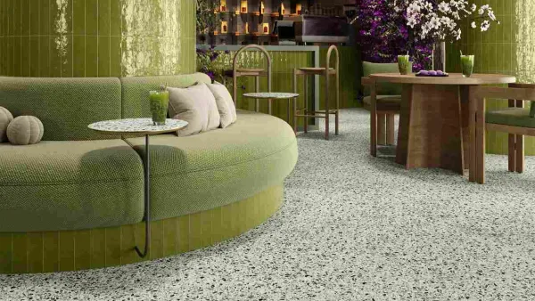 Ambiente con azulejos en tonos fríos