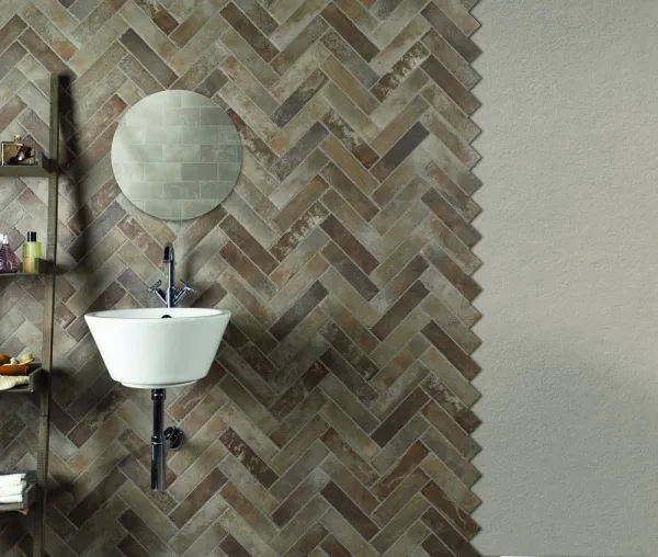 Baño con azulejos efecto barro, colección Boston de Natucer