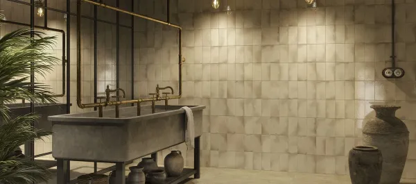 Baño con azulejos efecto barro en tonos cálidos, colección Fs ignis de Peronda