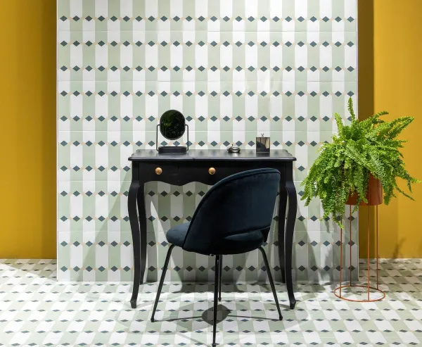 Baño con azulejos efecto cemento en tonos fríos, colección Crea de Aparici