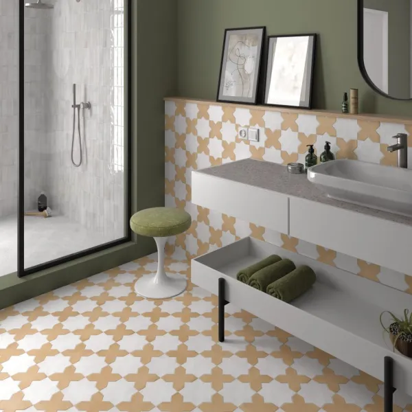 Baño con azulejos efecto cemento, colección Kasbah de Equipe