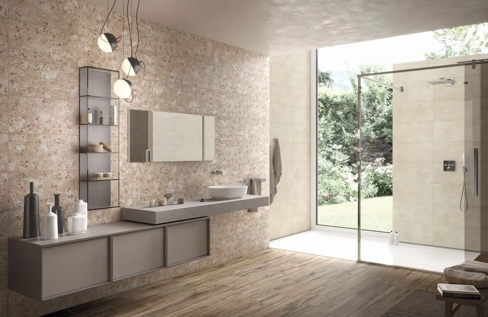 Baño con azulejos efecto cemento en tonos cálidos, colección Pictura de Naxos