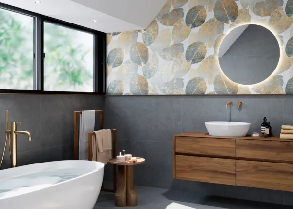 Baño con azulejos efecto cemento en tonos fríos, colección Surface de Grespania