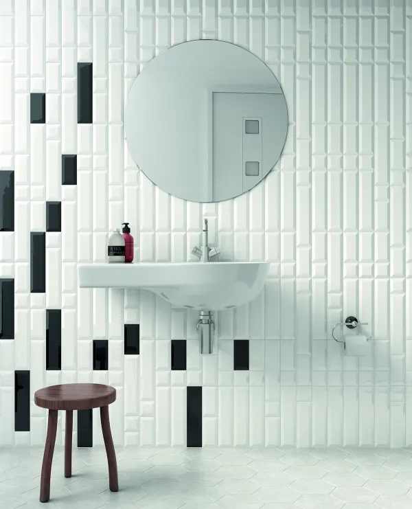 Baño con azulejos efecto hidráulico en tonos neutros, colección Metro de Equipe