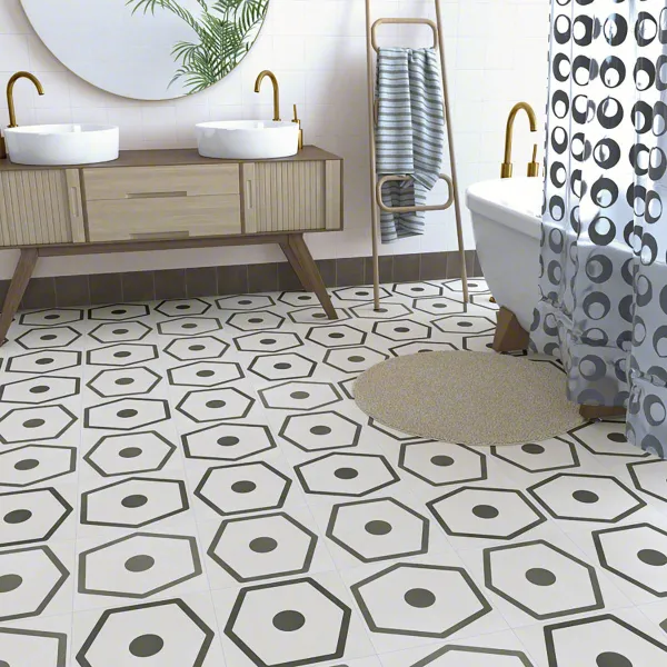 Baño con azulejos efecto hidráulico en tonos neutros, colección Pop tiles de Vives