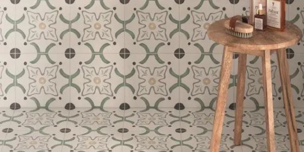 Baño con azulejos efecto hidráulico, colección Sirocco de Harmony