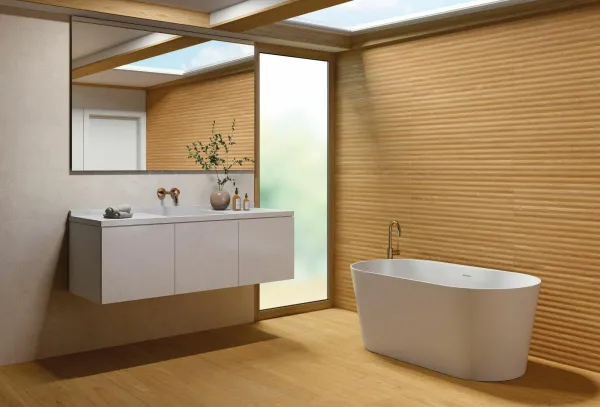 Baño con azulejos efecto madera en tonos cálidos, colección Granier de Peronda