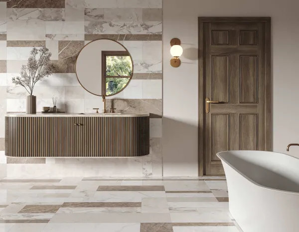Baño con azulejos efecto madera en tonos cálidos, colección Ibiza de Aparici