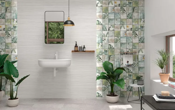 Baño con azulejos efecto madera en tonos neutros, colección Linnear de Colorker