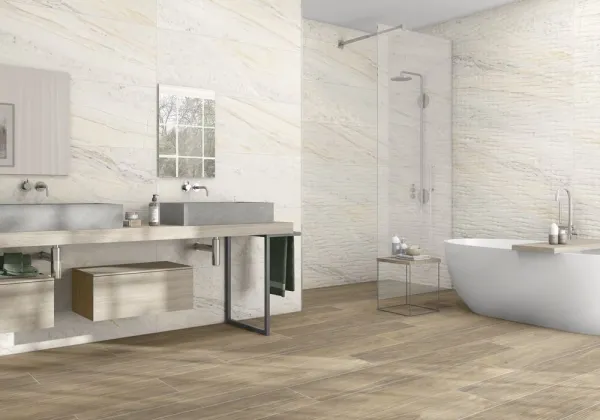 Baño con azulejos efecto madera, colección Rennes de TAU ceràmica