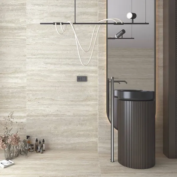 Baño con azulejos efecto mármol, colección Paris de Vives
