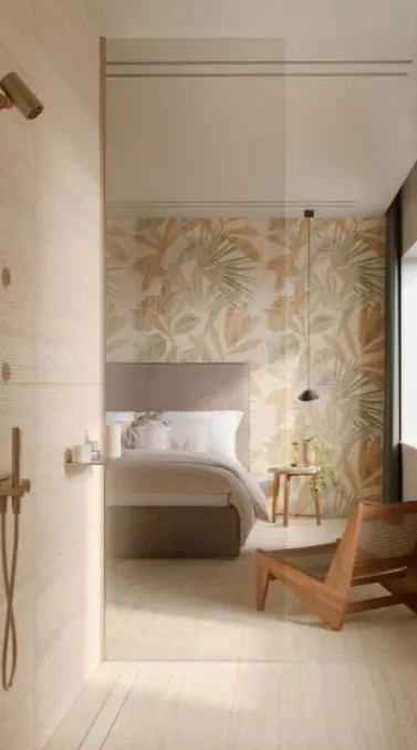 Baño con azulejos efecto mármol en tonos cálidos, colección Travertino de Marazzi