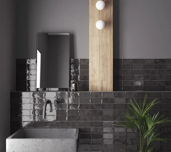 Baño con azulejos efecto monocolor en tonos neutros, colección Altea de Mayolica