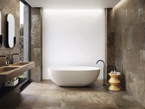 Baño con azulejos efecto monocolor en tonos cálidos, colección Bellagio de Ape
