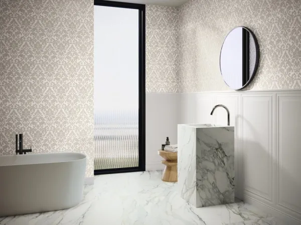 Baño con azulejos efecto monocolor en tonos neutros, colección Bellagio de Ape