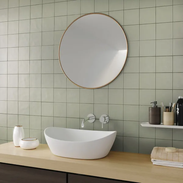 Baño con azulejos efecto monocolor, colección Chroma de Aleluia