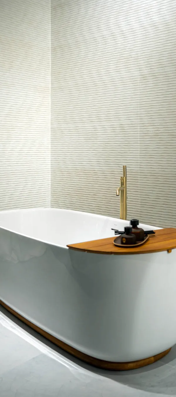 Baño con azulejos efecto monocolor, colección Corten de Aparici