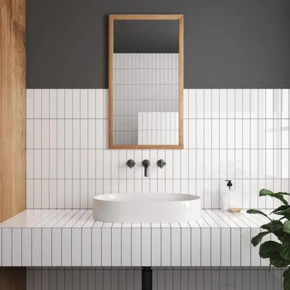 Baño con azulejos efecto monocolor en tonos neutros, colección Costa nova de Equipe