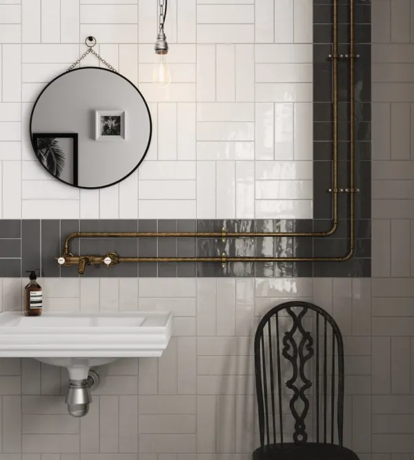 Baño con azulejos efecto monocolor en tonos neutros, colección Country de Equipe