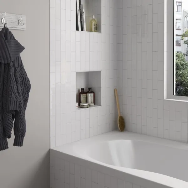 Baño con azulejos efecto monocolor en tonos neutros, colección Country de Equipe