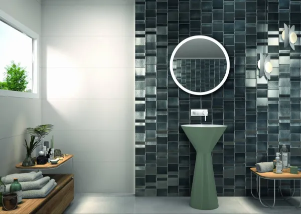 Baño con azulejos efecto monocolor en tonos fríos, colección D autore de Natucer