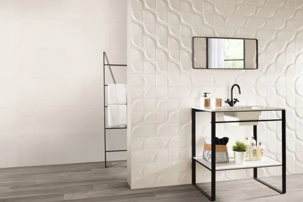 Baño con azulejos efecto monocolor en tonos neutros, colección D autore de Natucer