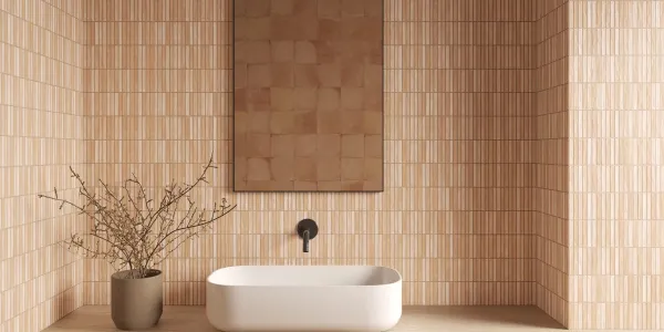 Baño con azulejos efecto monocolor en tonos cálidos, colección Duna de Harmony