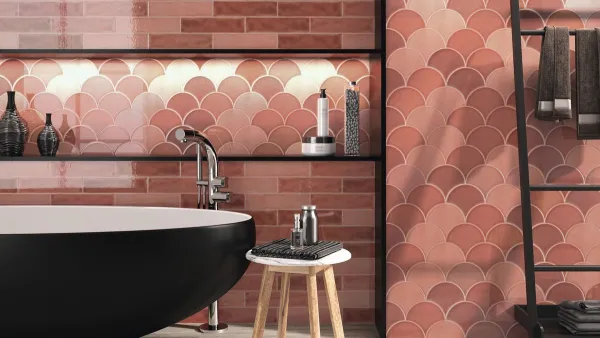 Baño con azulejos efecto monocolor en tonos cálidos, colección Dynamic de Ape