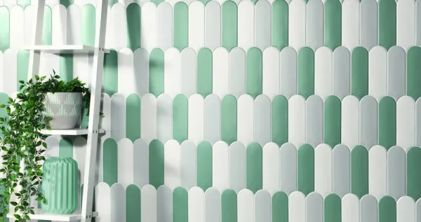 Baño con azulejos efecto monocolor en tonos fríos, colección Fan de Natucer