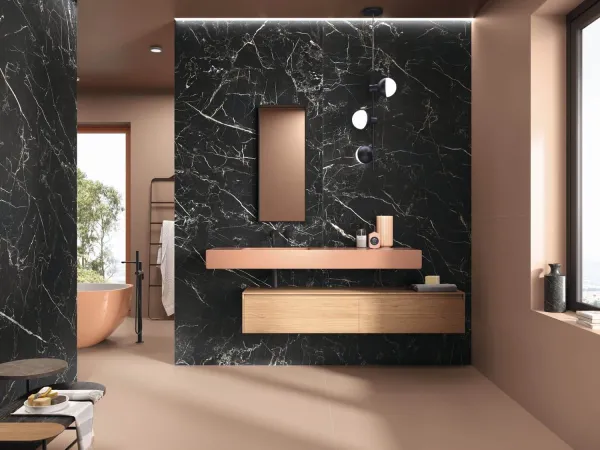 Baño con azulejos efecto monocolor en tonos cálidos, colección Four seasons de Ape