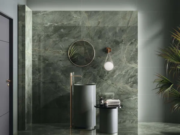 Baño con azulejos efecto monocolor en tonos fríos, colección Four seasons de Ape