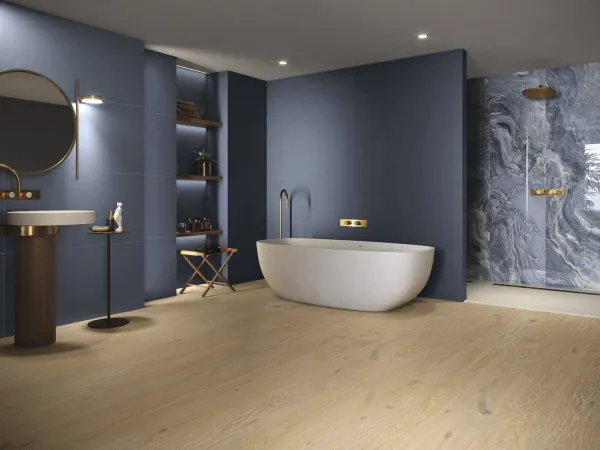 Baño con azulejos efecto monocolor en tonos fríos, colección Four seasons de Ape